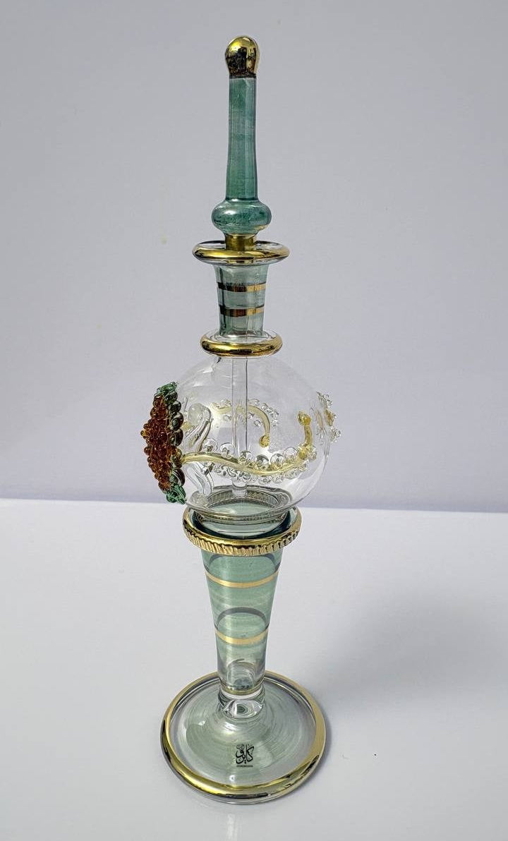 زجاجه عطر بارز من10 ل 12 سم تقريبا