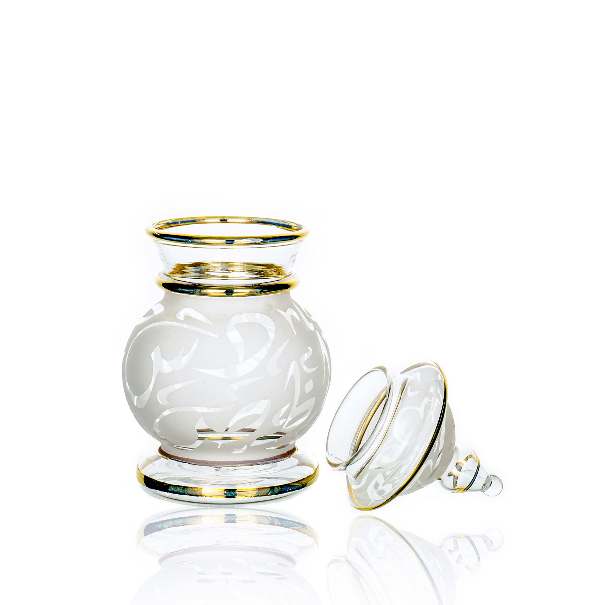 طقم قهوه بيركس حروف ابيض دهب اصفر ك